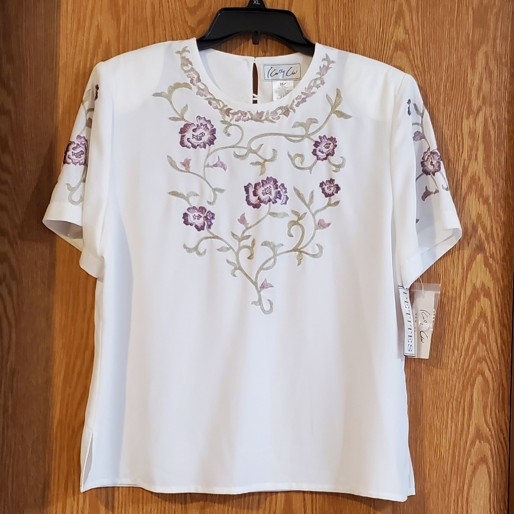Vtg Kathy Che floral embroidered blouse